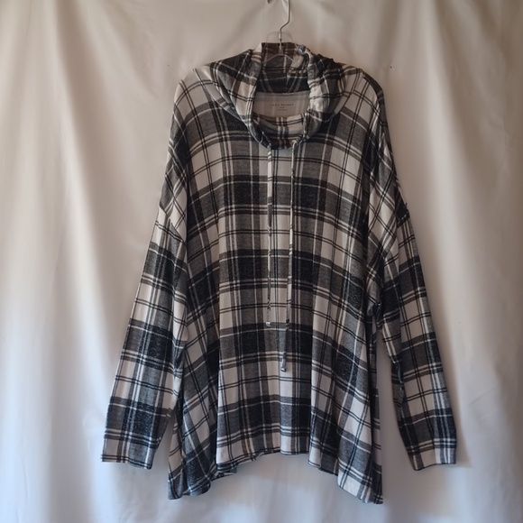 Lane Bryant Funnel-Neck Cowl Neck Tunic Hacci Knit Black White Plaid Size 26/28 - Picture 1 of 3